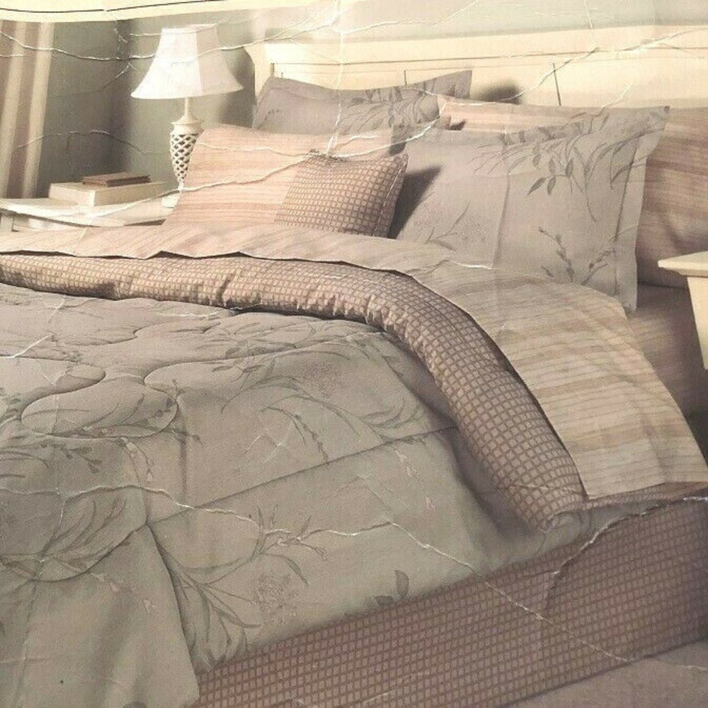 Comforter & pillow sham twin size new 63" x 86"